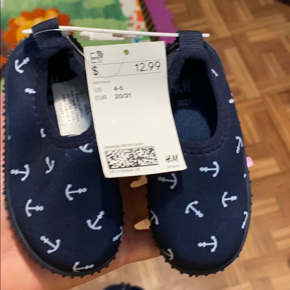 Toddler water shoes